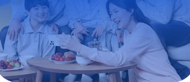 Nhân viên sử dụng nước tại khu vực sinh hoạt chung