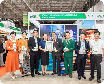 Fujiwa nhận giải thưởng tại sự kiện ngành nước